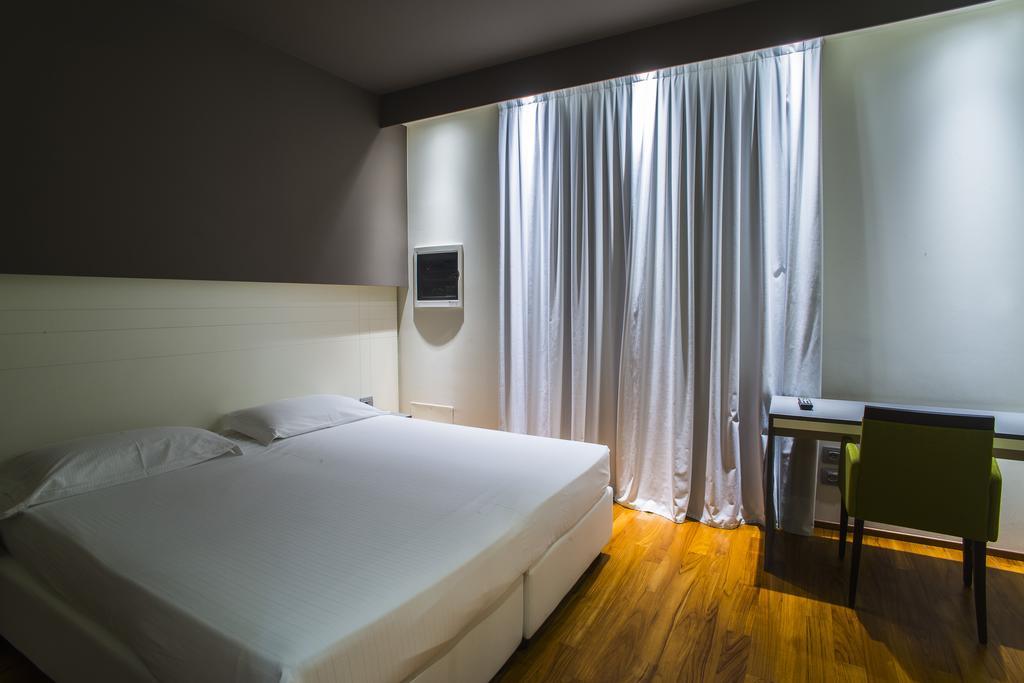 Hotel Mariet Romano di Lombardia Extérieur photo