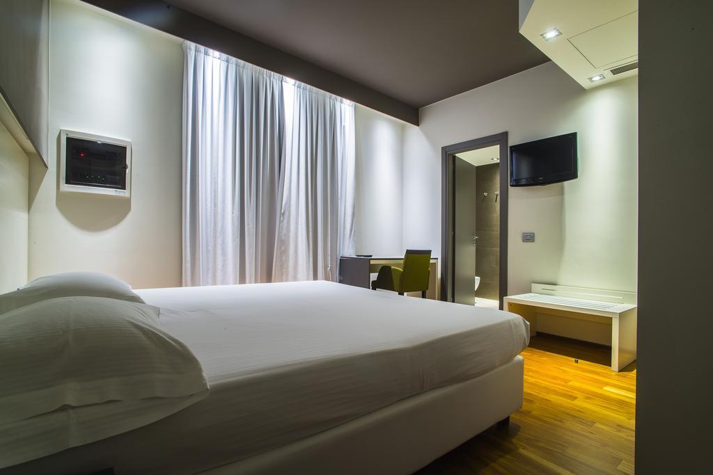 Hotel Mariet Romano di Lombardia Extérieur photo