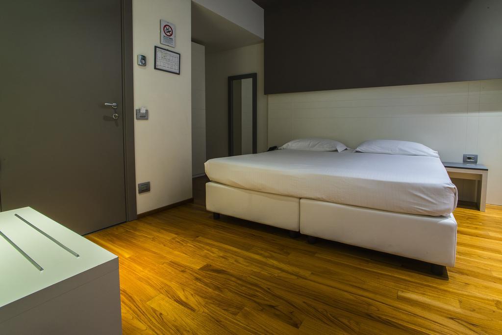 Hotel Mariet Romano di Lombardia Extérieur photo