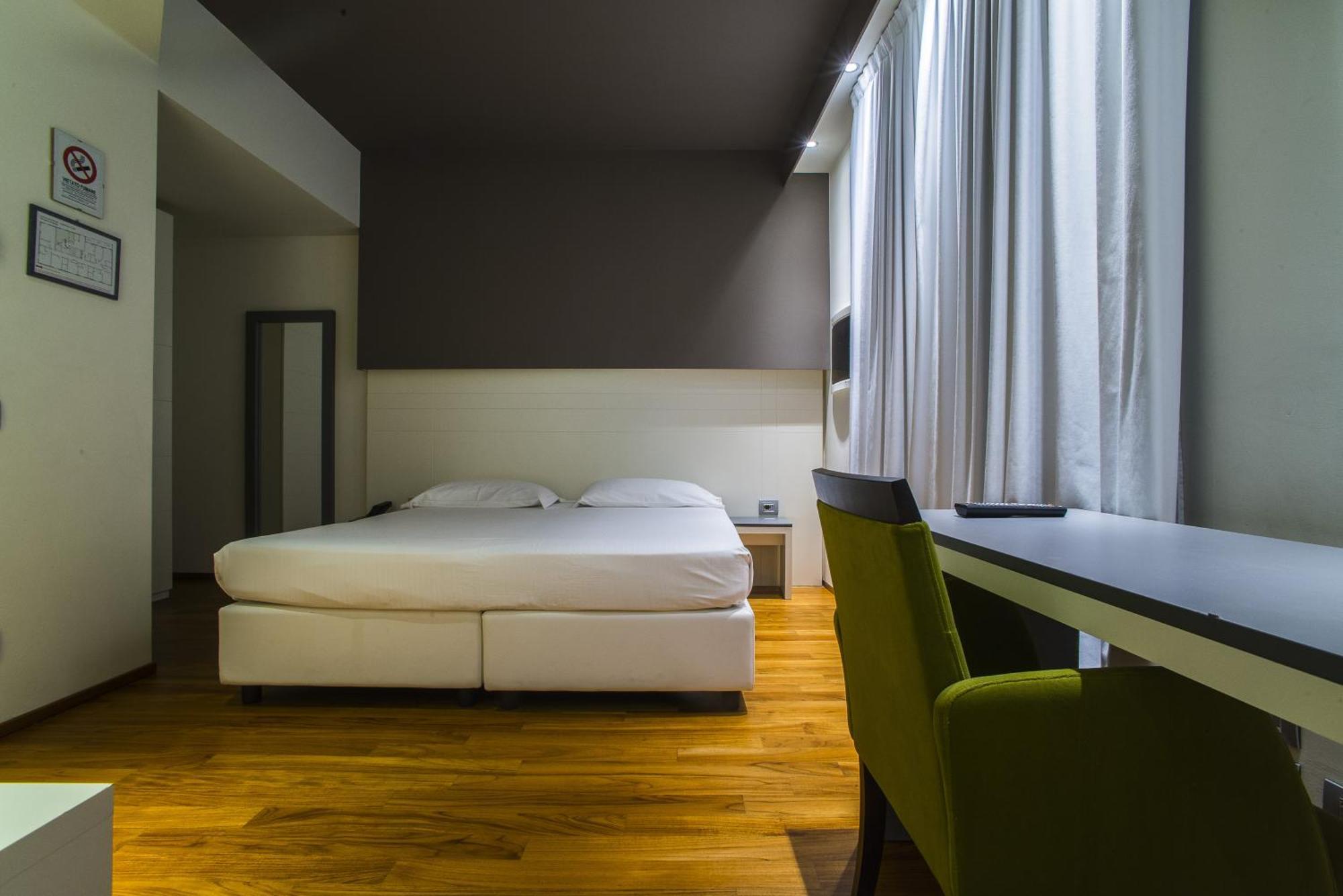 Hotel Mariet Romano di Lombardia Extérieur photo