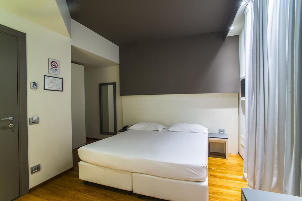 Hotel Mariet Romano di Lombardia Extérieur photo