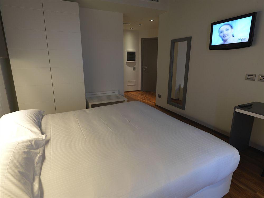 Hotel Mariet Romano di Lombardia Extérieur photo