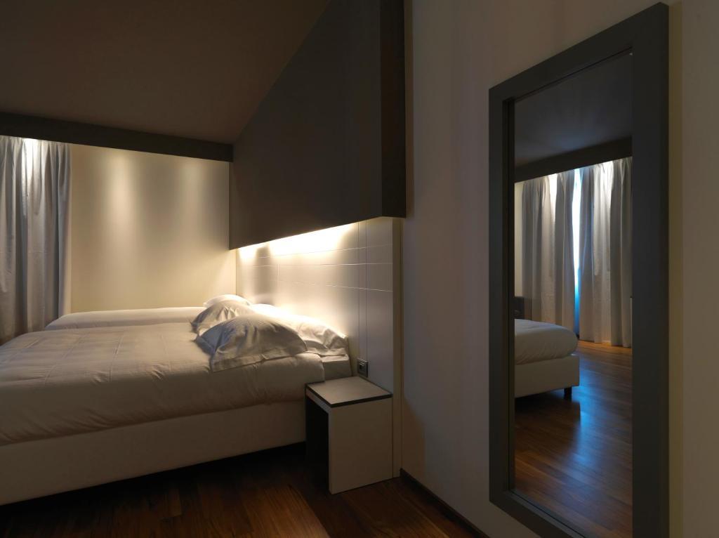 Hotel Mariet Romano di Lombardia Extérieur photo